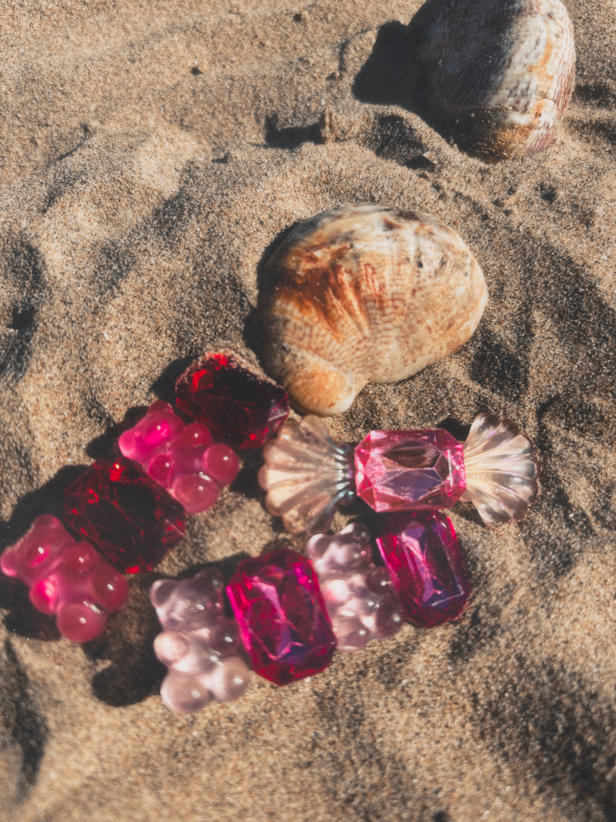 Raspberry Pearl Sugar Shell Clips